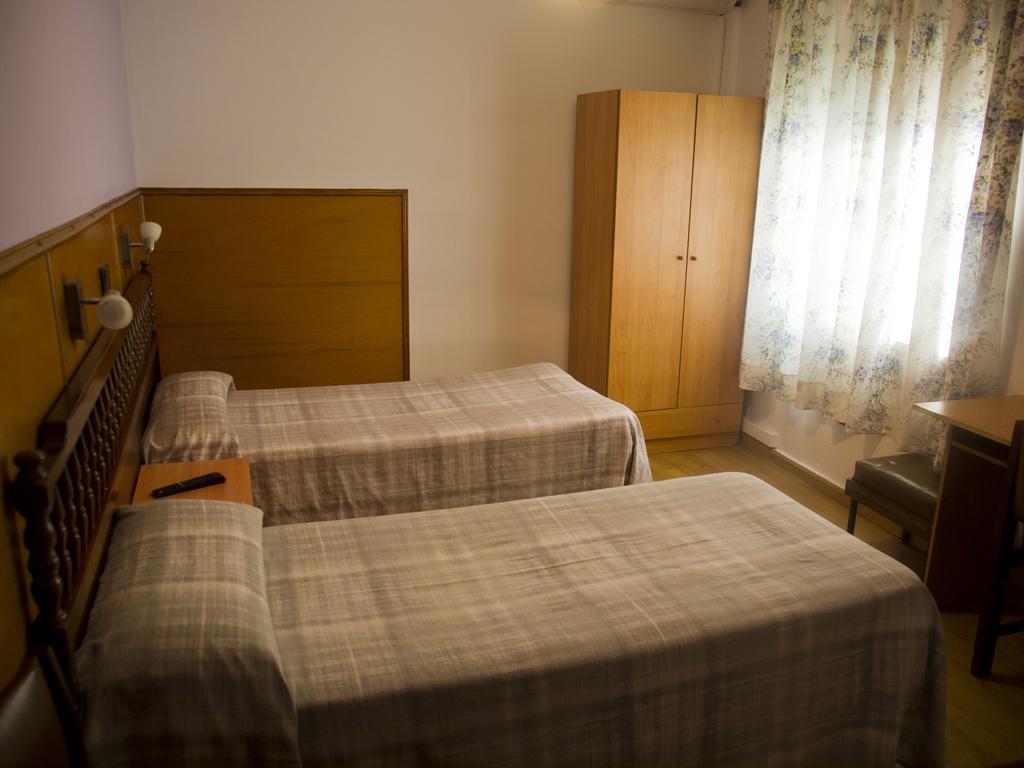 Hostal Lizana Huesca Ruang foto