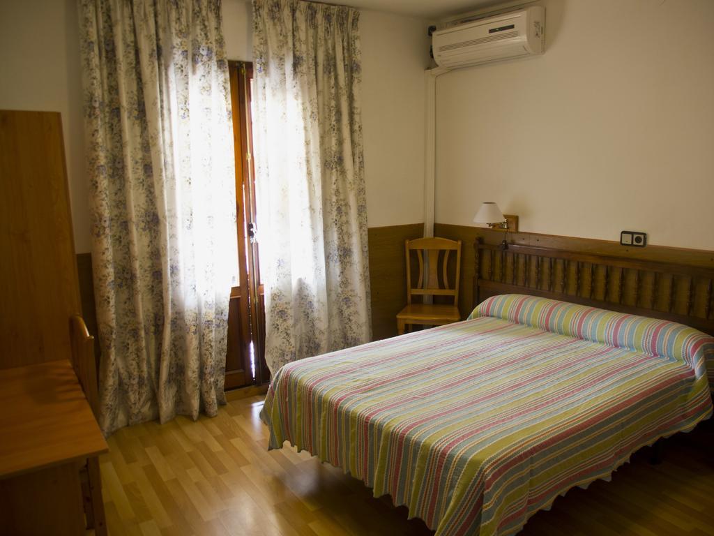 Hostal Lizana Huesca Ruang foto